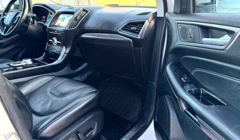 
								2019 Ford Edge Titanium AWD SUV full									