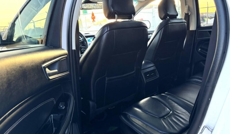 
								2019 Ford Edge Titanium AWD SUV full									