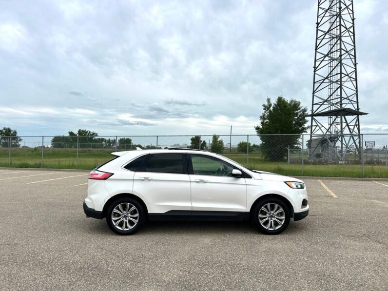 
								2019 Ford Edge Titanium AWD SUV full									