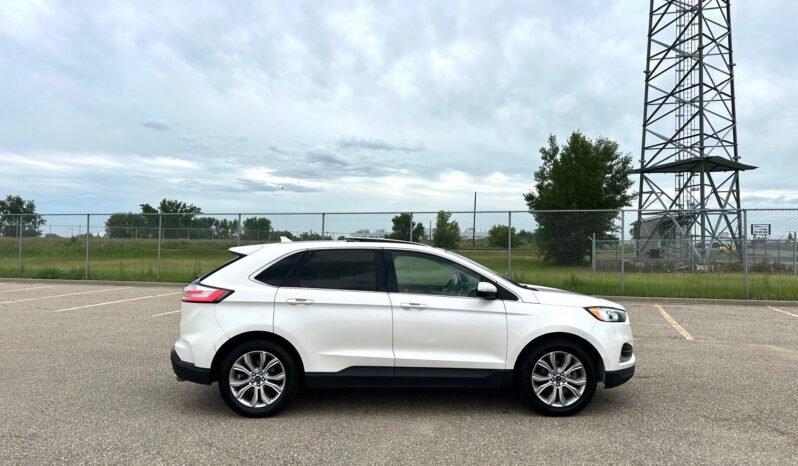 
								2019 Ford Edge Titanium AWD SUV full									