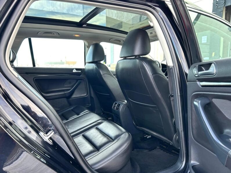 
								2014 Volkswagen Golf TDI Wagon full									