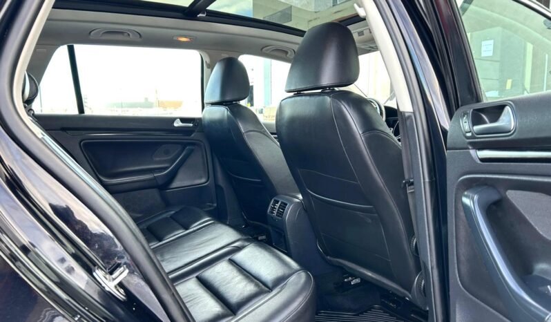 
								2014 Volkswagen Golf TDI Wagon full									