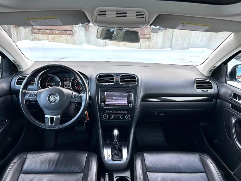 
								2014 Volkswagen Golf TDI Wagon full									