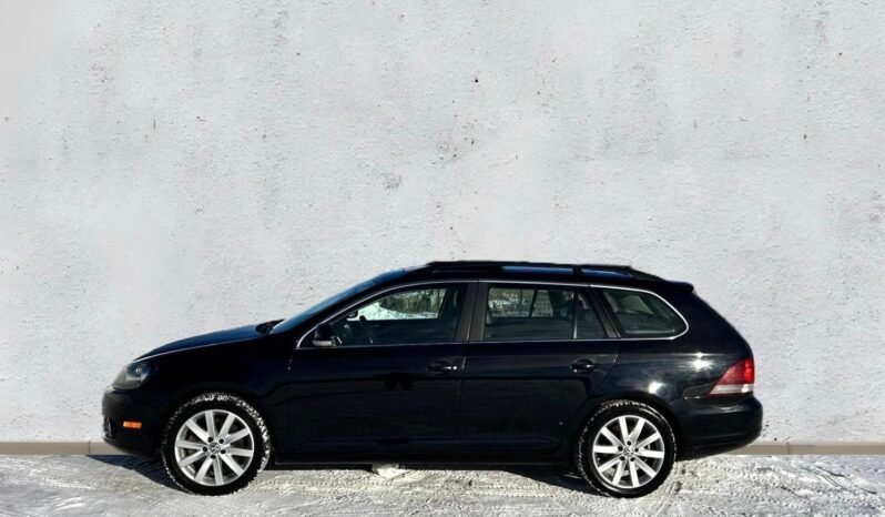 
								2014 Volkswagen Golf TDI Wagon full									