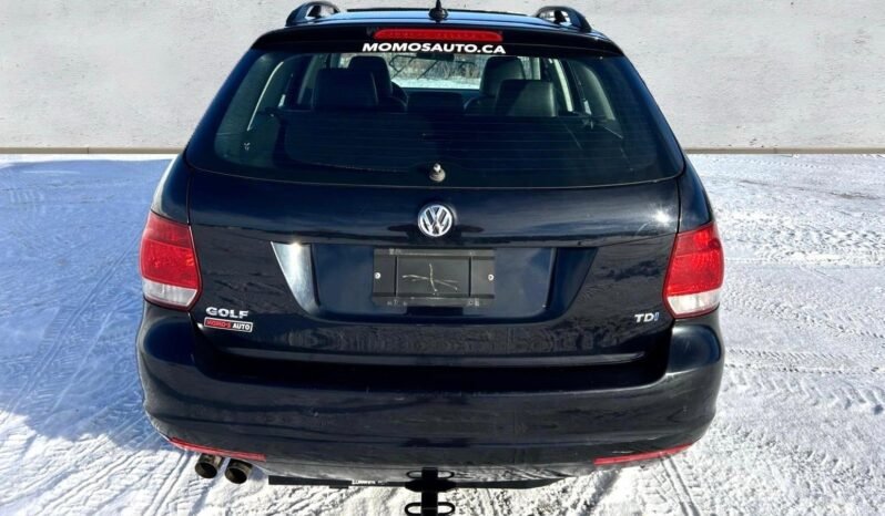 
								2014 Volkswagen Golf TDI Wagon full									