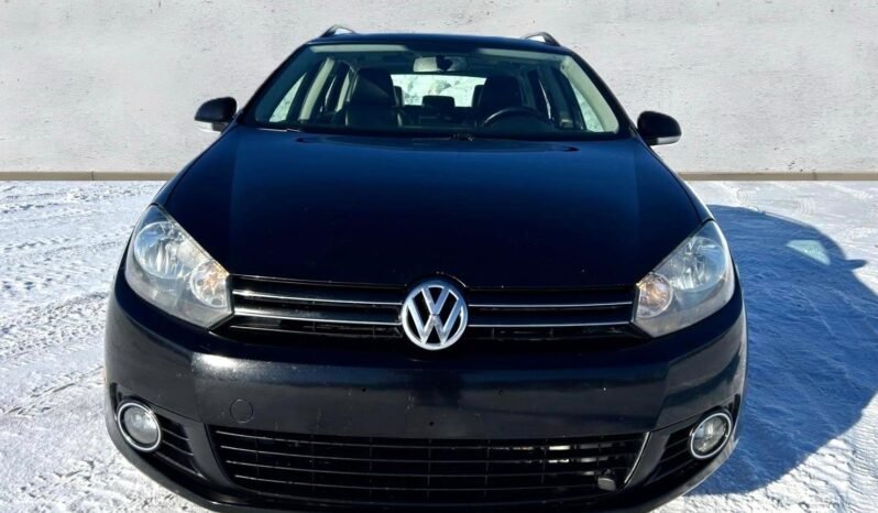 
								2014 Volkswagen Golf TDI Wagon full									