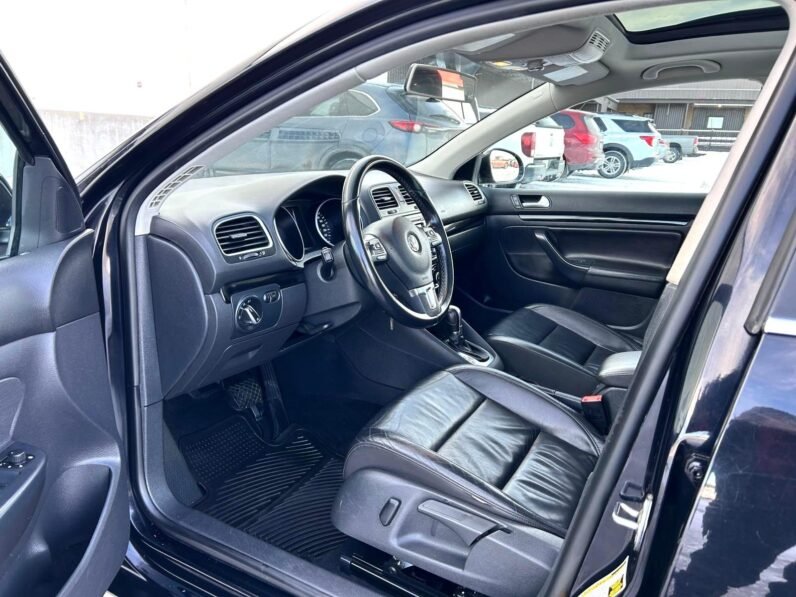 
								2014 Volkswagen Golf TDI Wagon full									