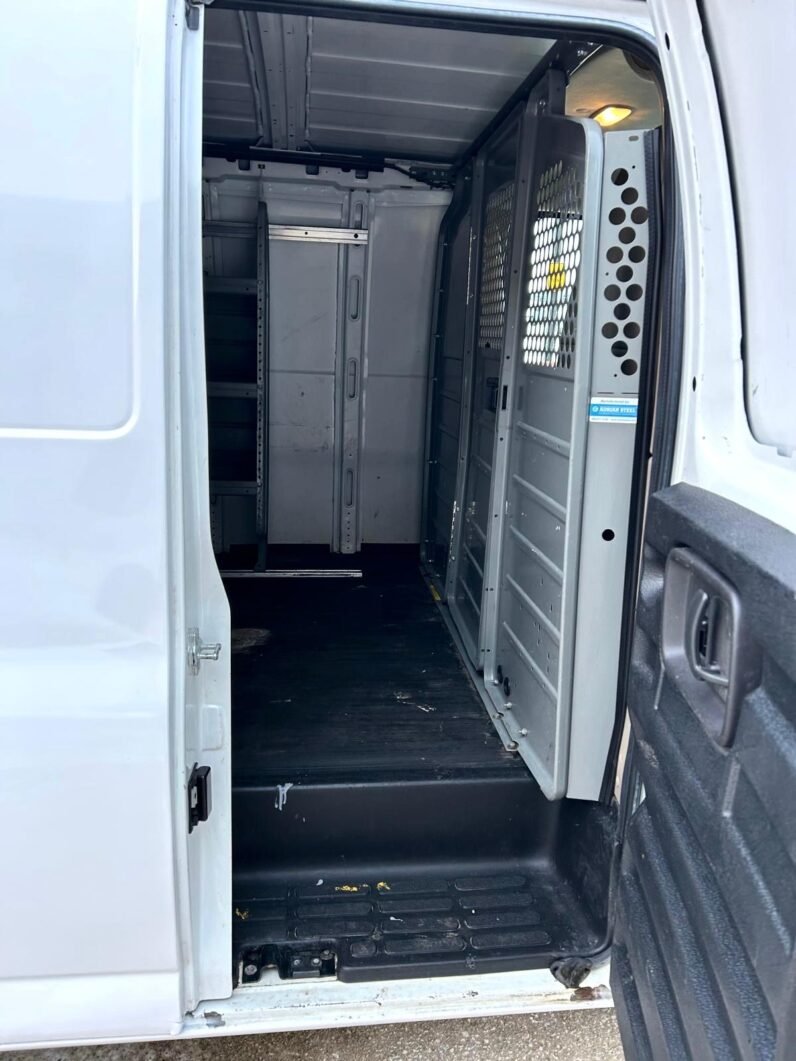 
								2012 GMC Savana 2500 Cargo van full									