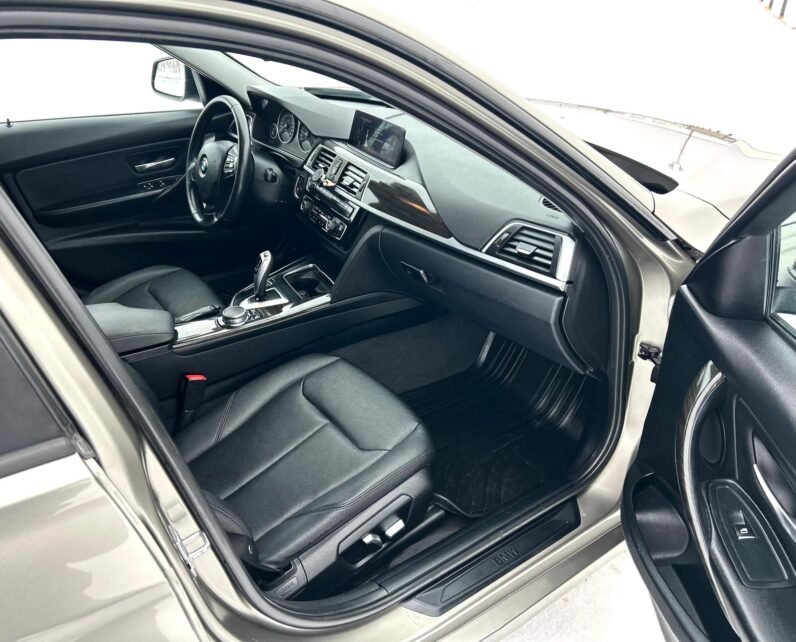 
								2016 BMW 320XI AWD Sedan full									