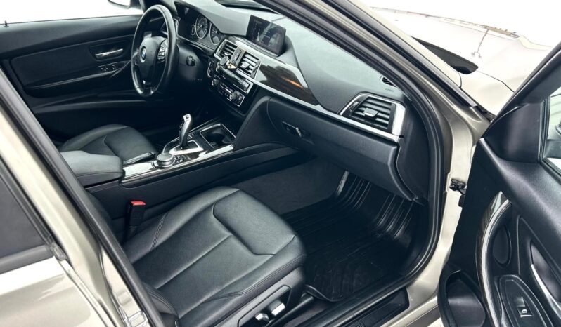 
								2016 BMW 320XI AWD Sedan full									