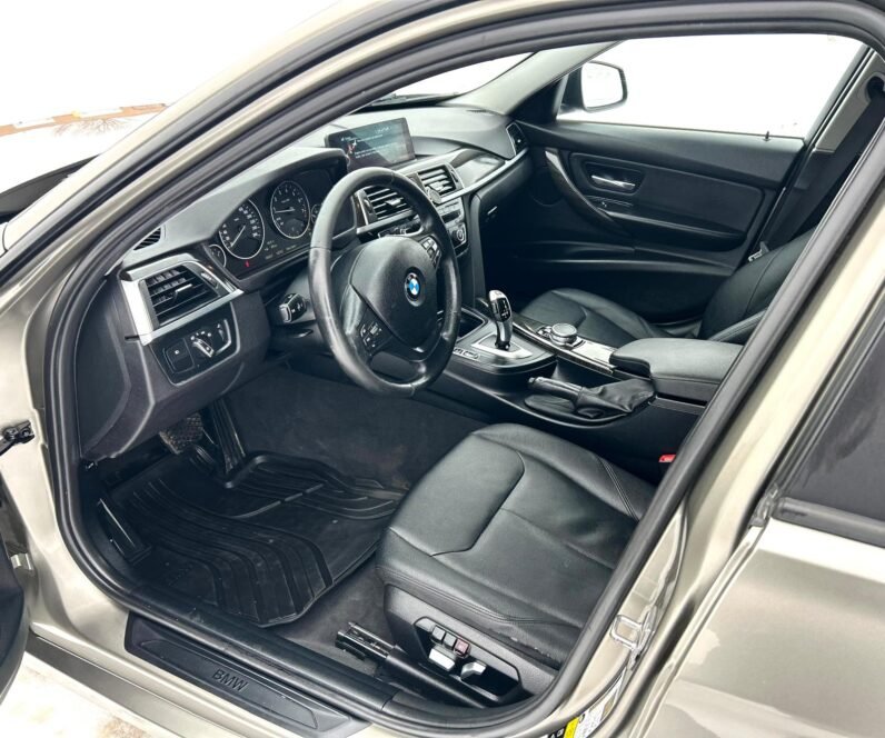 
								2016 BMW 320XI AWD Sedan full									