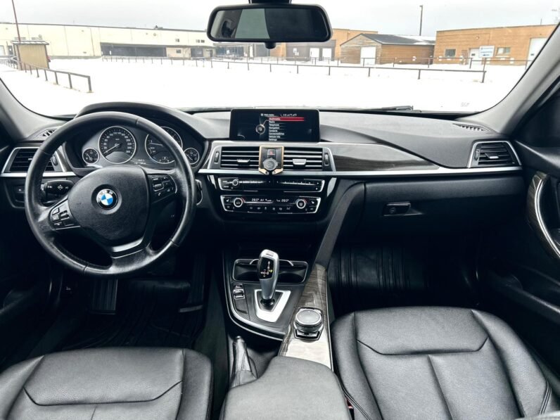 
								2016 BMW 320XI AWD Sedan full									