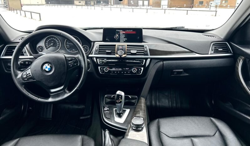 
								2016 BMW 320XI AWD Sedan full									