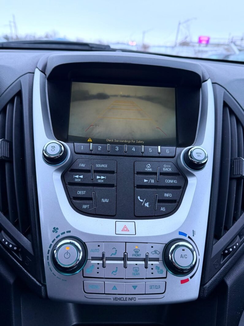 
								2017 Chevrolet Equinox Premier AWD SUV. full									