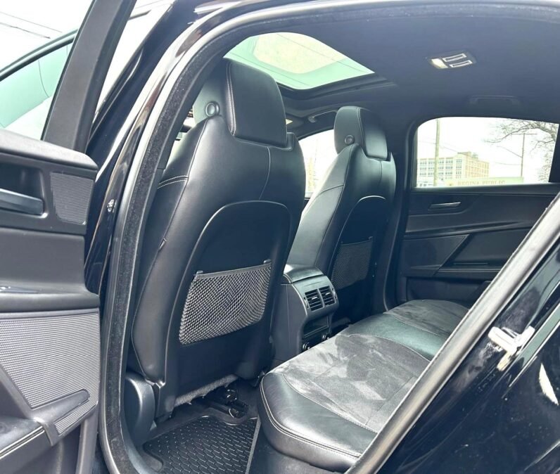 
								2018 Jaguar XE-S AWD Sedan full									