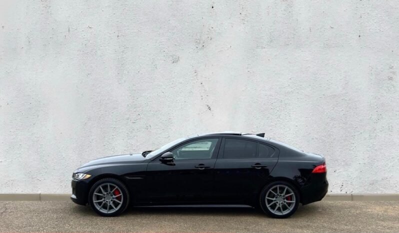 
								2018 Jaguar XE-S AWD Sedan full									