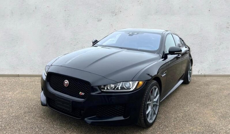 
								2018 Jaguar XE-S AWD Sedan full									