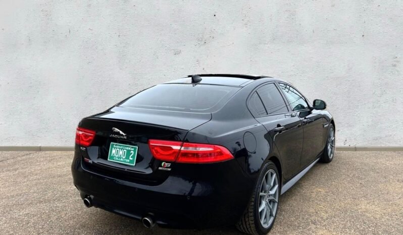 
								2018 Jaguar XE-S AWD Sedan full									