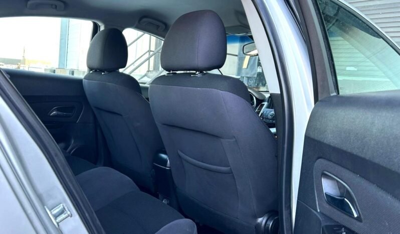 
								2014 Chevrolet Cruze LT Sedan full									