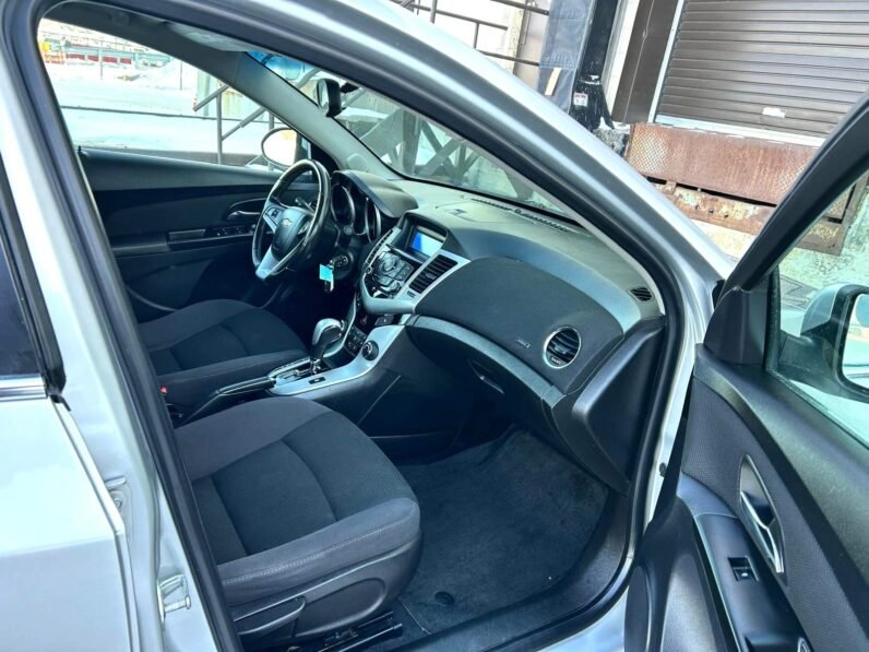 
								2014 Chevrolet Cruze LT Sedan full									