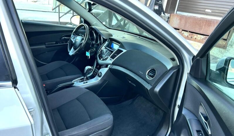 
								2014 Chevrolet Cruze LT Sedan full									