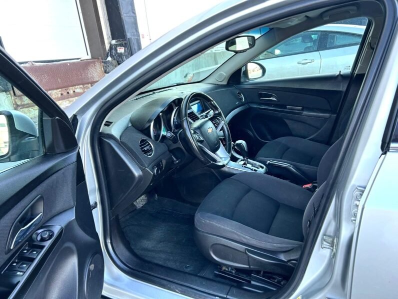 
								2014 Chevrolet Cruze LT Sedan full									