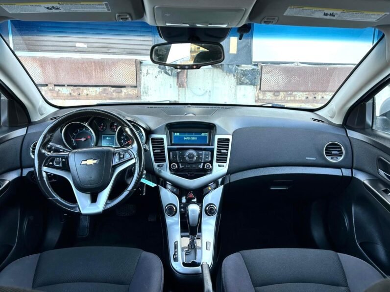 
								2014 Chevrolet Cruze LT Sedan full									