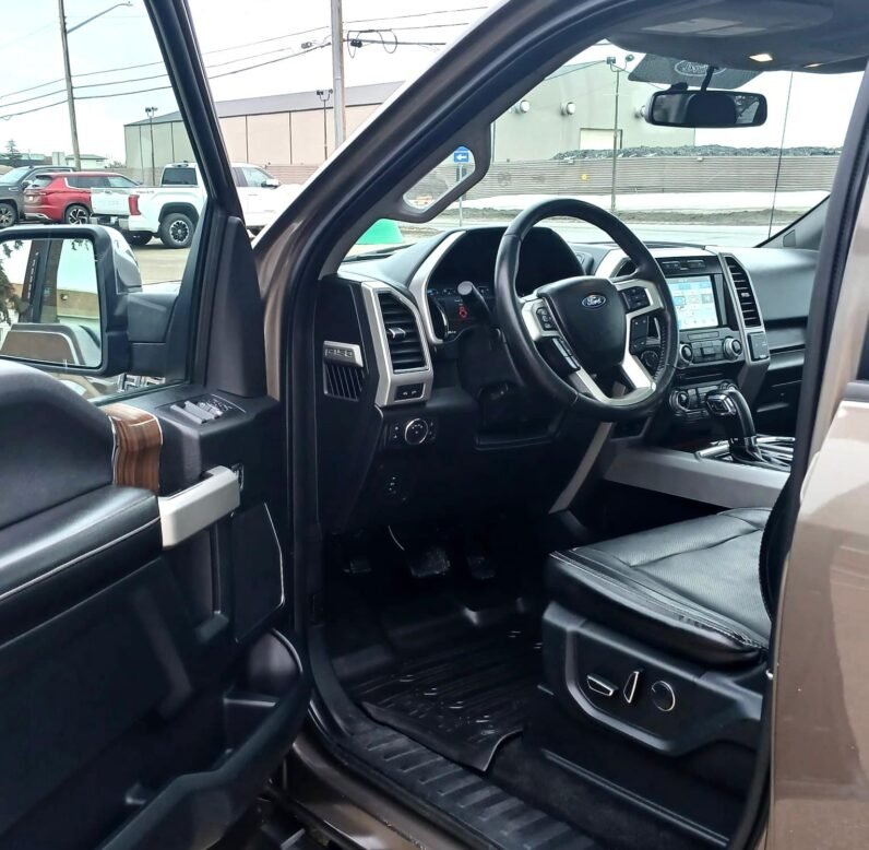 
								2017 Ford F-150 Lariat Crewcab FX4 package. full									
