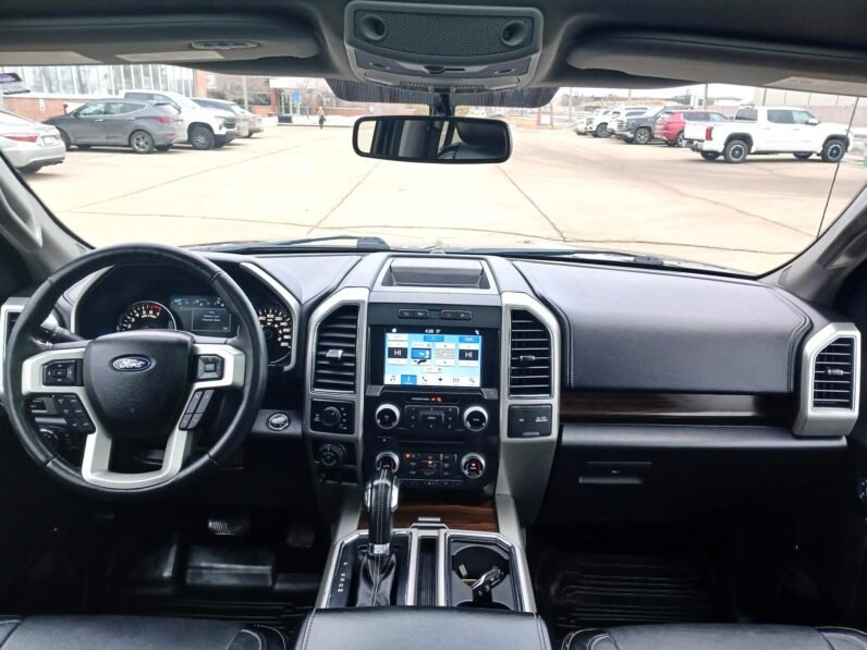 
								2017 Ford F-150 Lariat Crewcab FX4 package. full									