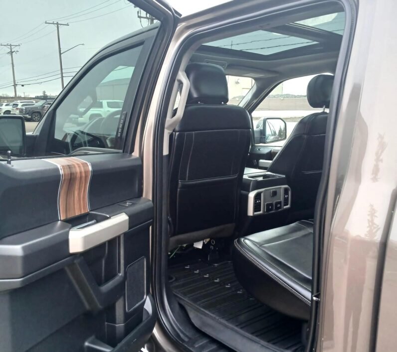 
								2017 Ford F-150 Lariat Crewcab FX4 package. full									