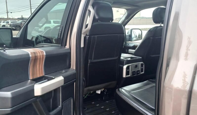 
								2017 Ford F-150 Lariat Crewcab FX4 package. full									