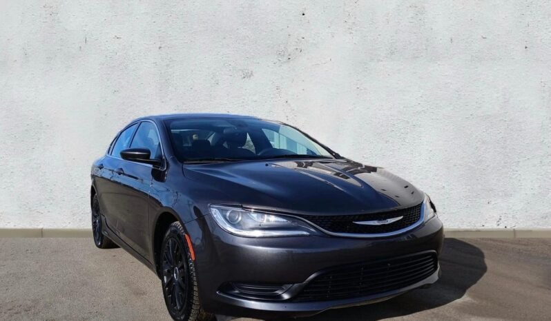 
								2015 Chrysler 200 Sedan full									