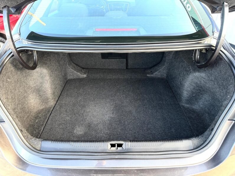 
								2015 Chrysler 200 Sedan full									