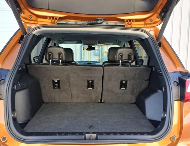 
								2018 Chevrolet Equinox Premier AWD SUV full									