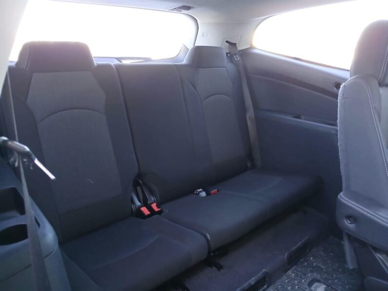 
								2017 Chevrolet Traverse LT AWD SUV full									