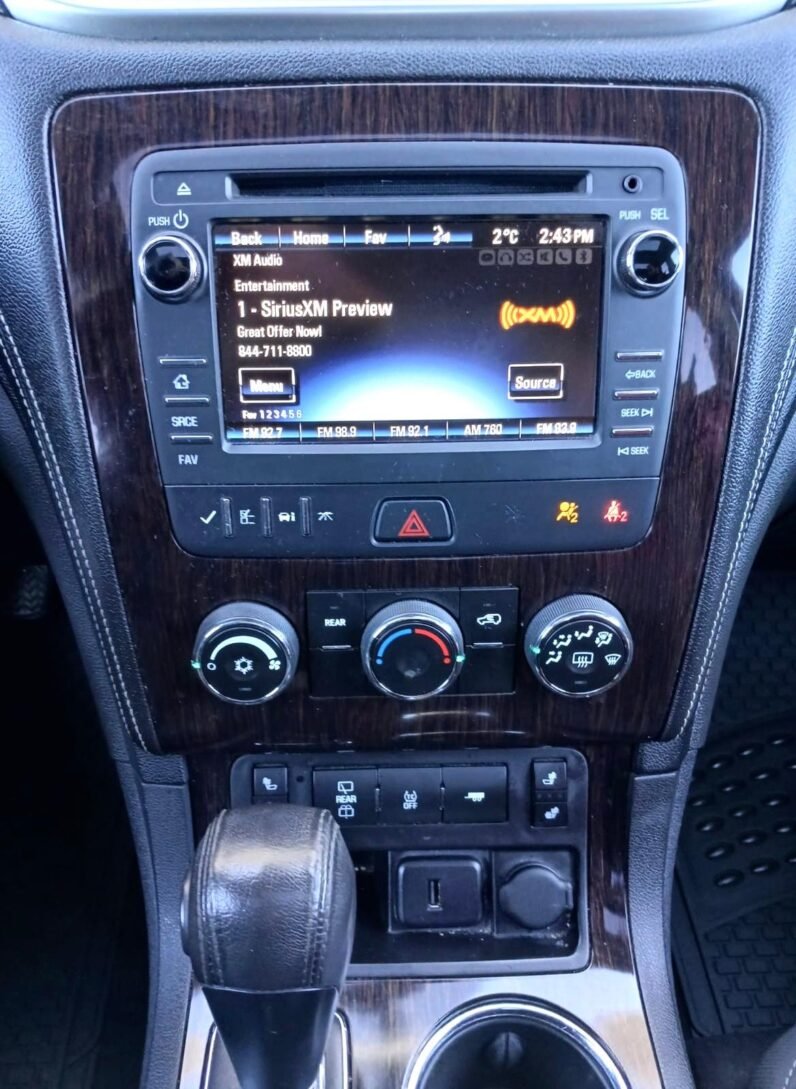 
								2017 Chevrolet Traverse LT AWD SUV full									