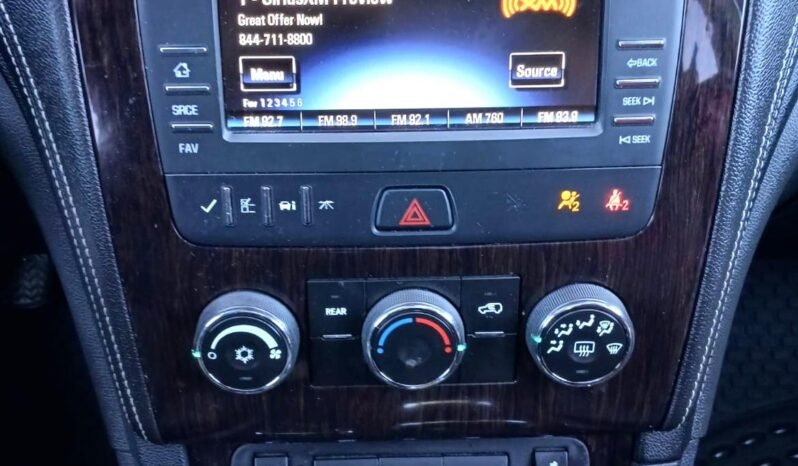 
								2017 Chevrolet Traverse LT AWD SUV full									