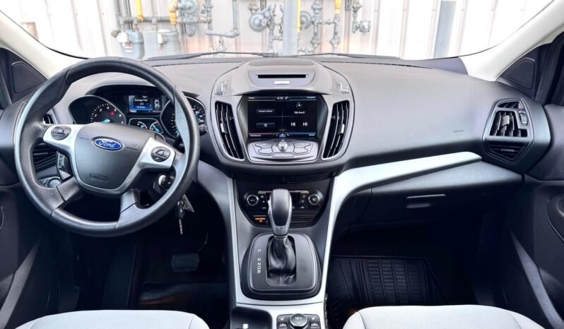 
								2015 Ford Escape AWD full									