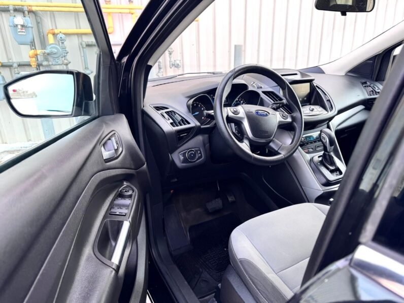 
								2015 Ford Escape AWD full									