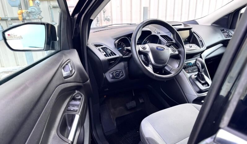 
								2015 Ford Escape AWD full									