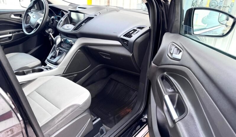 
								2015 Ford Escape AWD full									