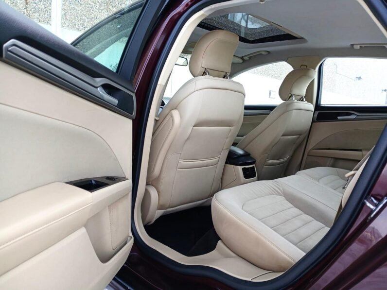 
								2013 Ford Fusion SE Sedan full									