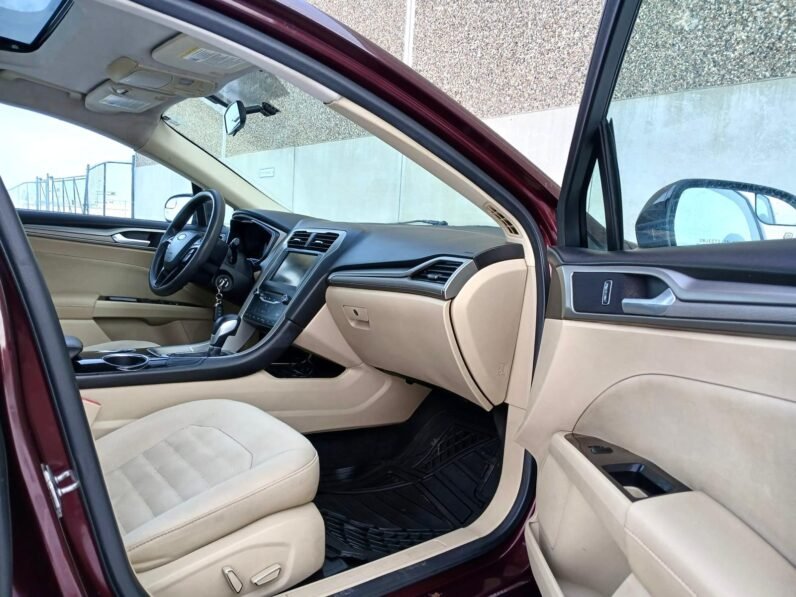 
								2013 Ford Fusion SE Sedan full									