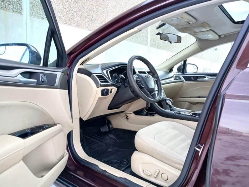 
								2013 Ford Fusion SE Sedan full									