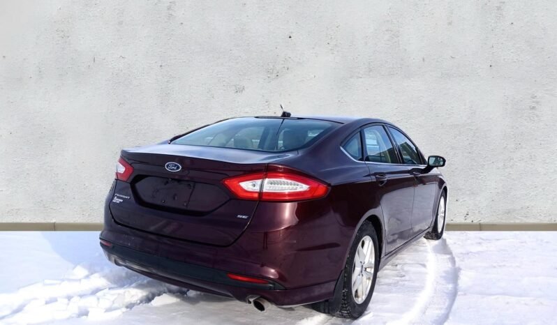 
								2013 Ford Fusion SE Sedan full									