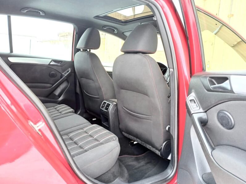 
								2013 Volkswagen Golf GTI Hatchback full									