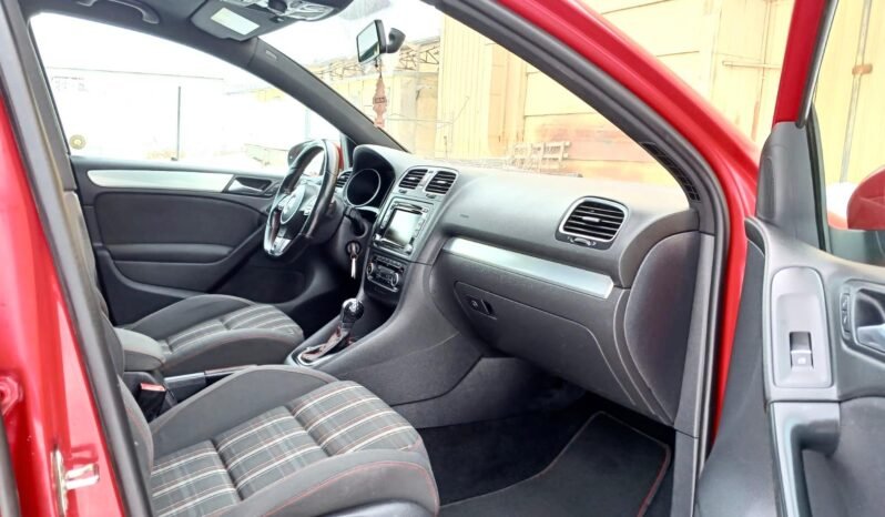 
								2013 Volkswagen Golf GTI Hatchback full									