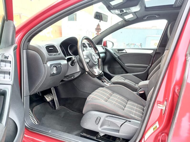 
								2013 Volkswagen Golf GTI Hatchback full									