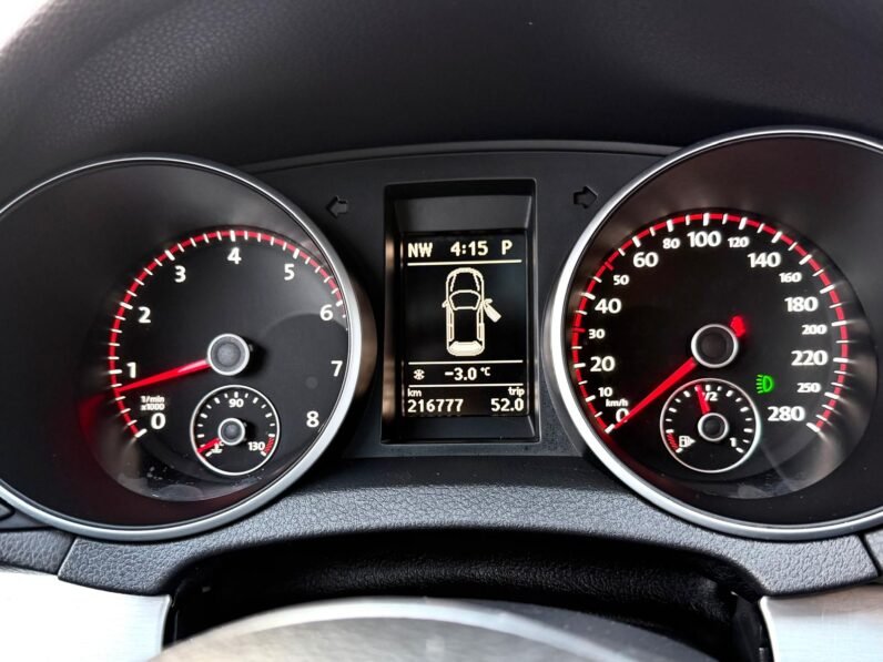 
								2013 Volkswagen Golf GTI Hatchback full									