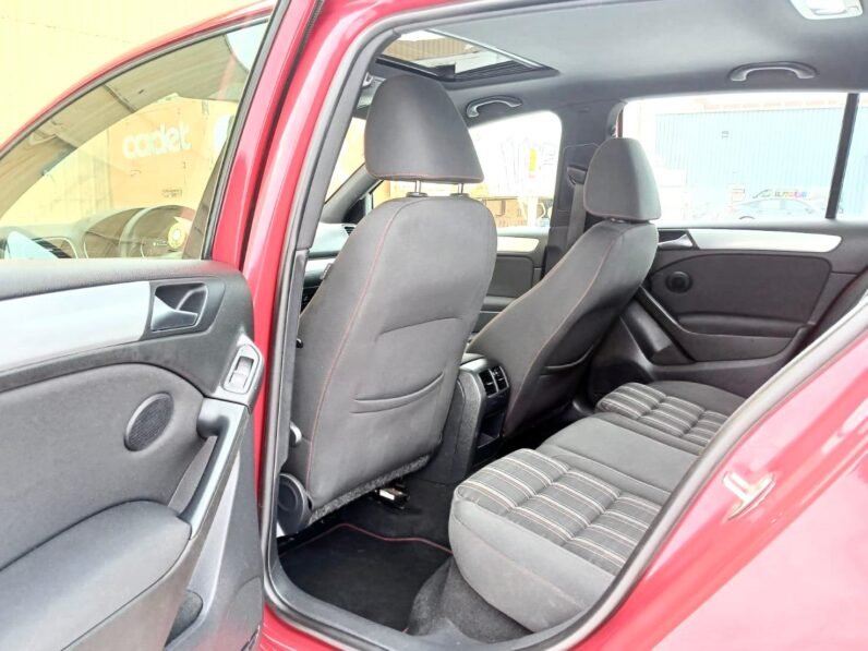 
								2013 Volkswagen Golf GTI Hatchback full									